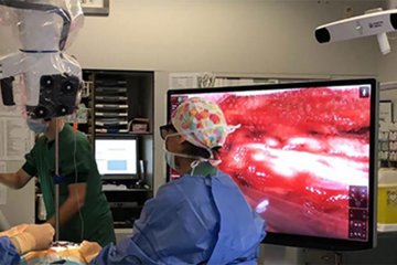 Campus Sint-Augustinus zet als eerste Belgisch ziekenhuis een robotgestuurde digitale microscoopcamera in bij neurochirurgische operaties
